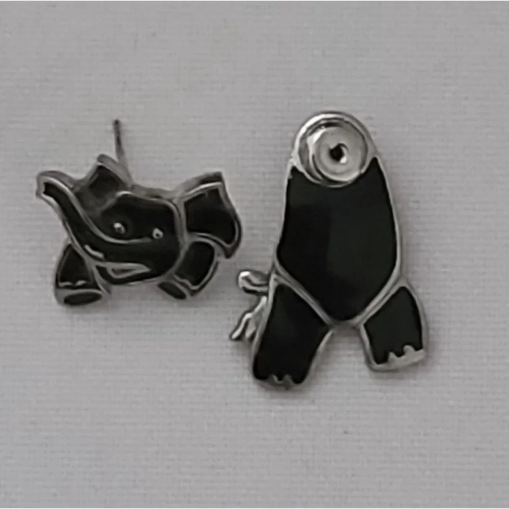 Vtg EDGAR BEREBI Black Enamel & Silver Tone Articulated Elephant Earrings SIGNED - Picture 2 of 3